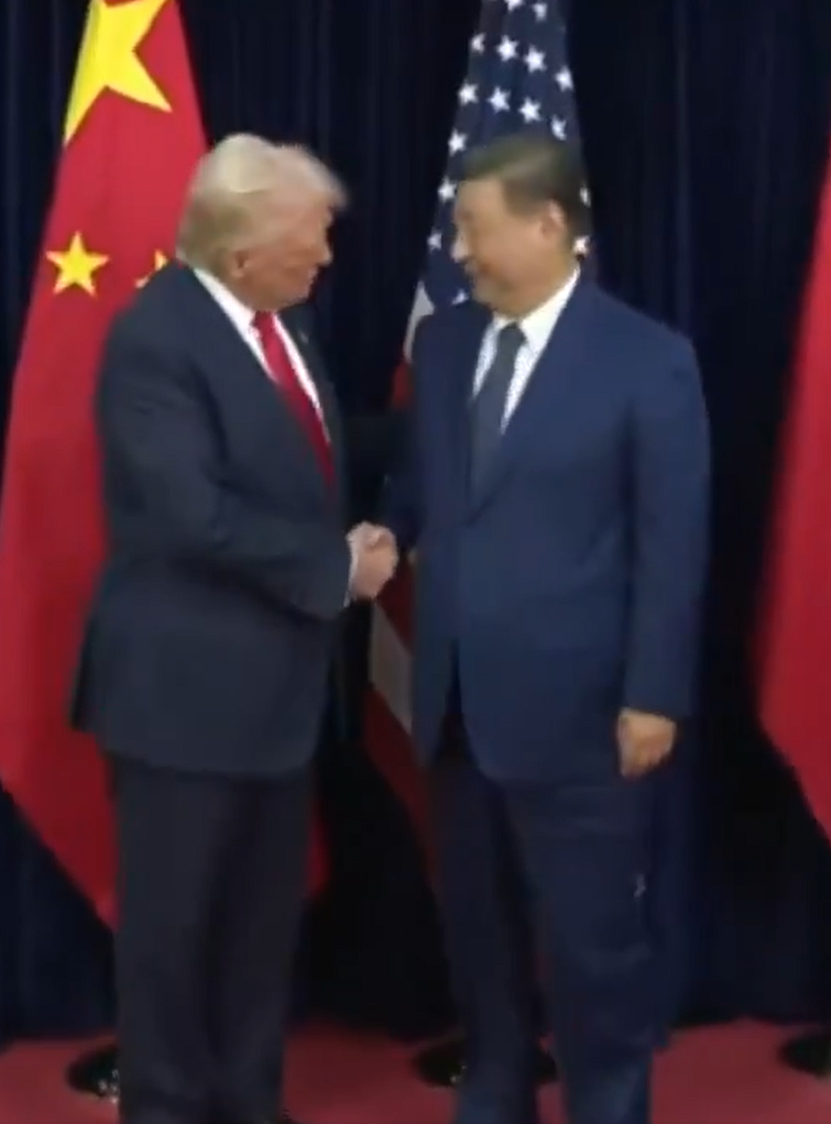 Imagen de Y Donald Trump se reune con el presidente de China Xi Jinping!!. Dice qué van a tener una reunión muy éxitosa. Nos entenderemos muy bien ya qué tenemos una gran relación. 